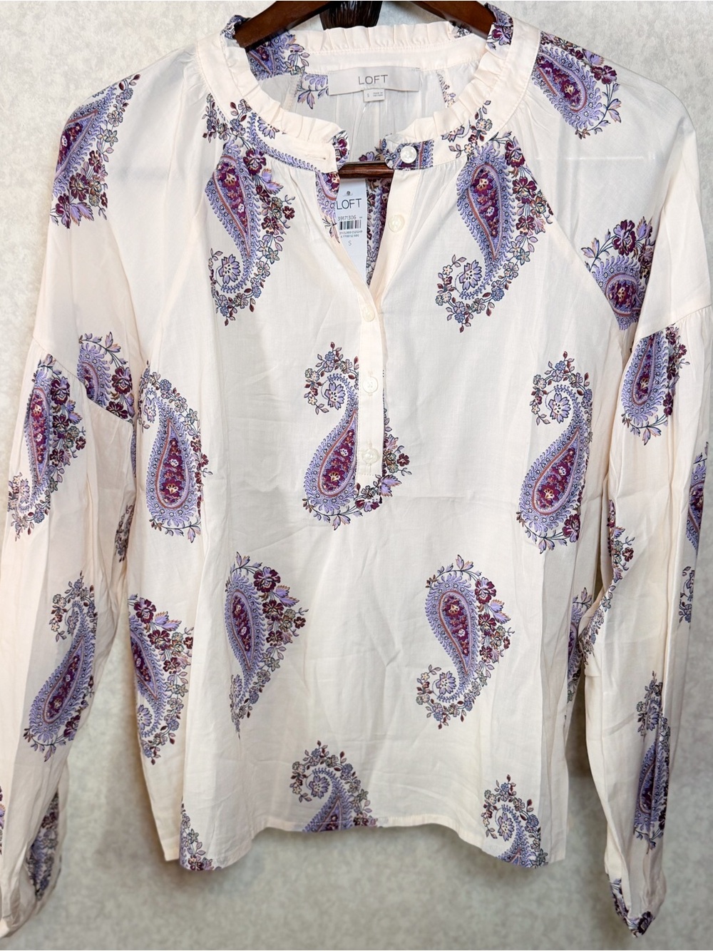 LOFT NWT Paisley Print Ruffle Collar Blouse Cream Purple Floral Size S Feminine - Picture 2 of 7